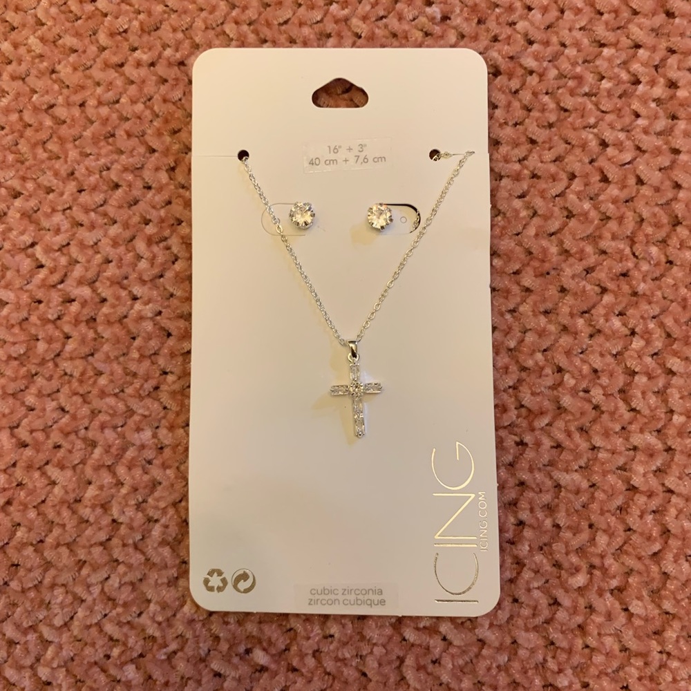 Diamond cross necklace and earrings 💎